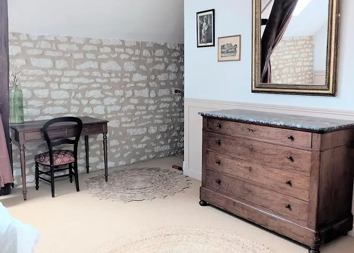 Au Chateau De La Tour A 15 Minutes Du Futuroscope *