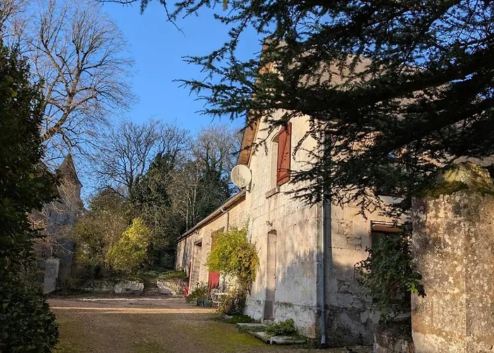 Сasa de vacaciones Au Chateau De La Tour A 15 Minutes Du Futuroscope Naintre