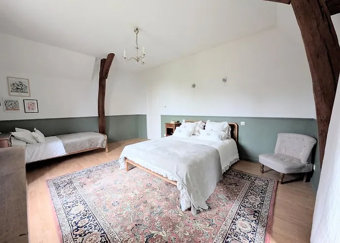 Au Chateau De La Tour A 15 Minutes Du Futuroscope Сasa de vacaciones Naintre