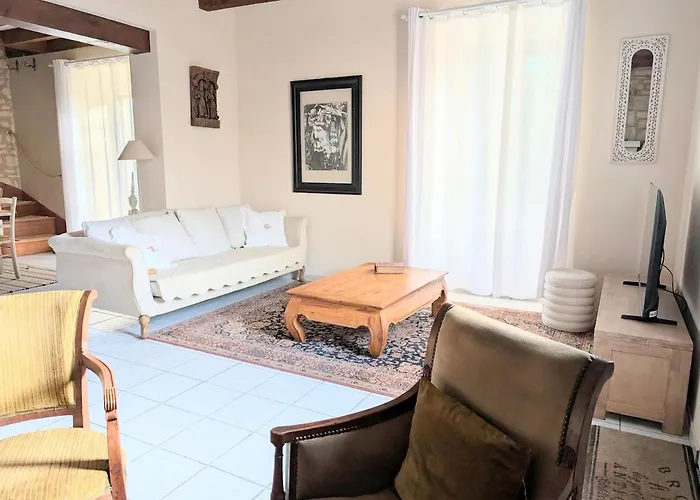 Au Chateau De La Tour A 15 Minutes Du Futuroscope