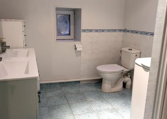 Au Chateau De La Tour A 15 Minutes Du Futuroscope * Naintre