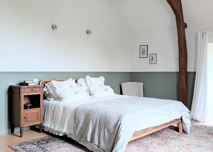 Au Chateau De La Tour A 15 Minutes Du Futuroscope * Naintre