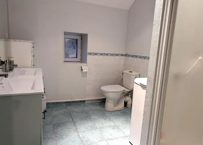 Au Château De La Tour à 15 Minutes Du Futuroscope * Naintre