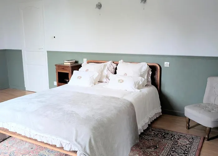 Au Château De La Tour à 15 Minutes Du Futuroscope