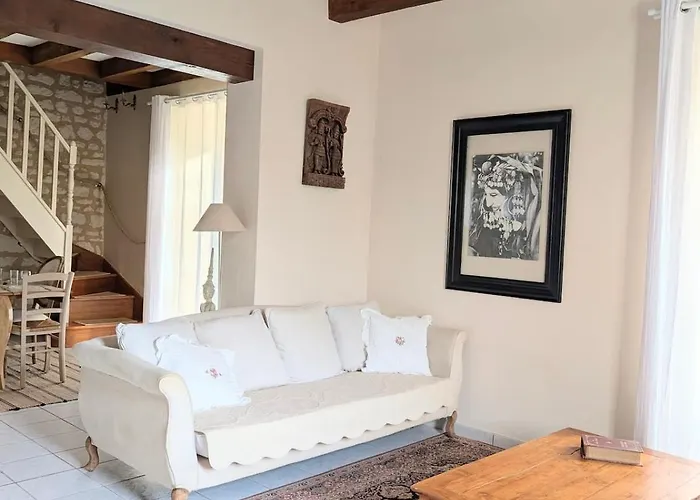 Au Chateau De La Tour A 15 Minutes Du Futuroscope Сasa de vacaciones Naintre